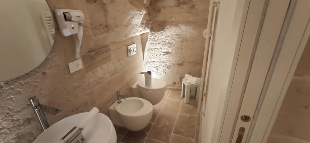 Cinque Elementi Sassi Matera - Deluxe con Vasca Idromassaggio Rubino - Photo 1